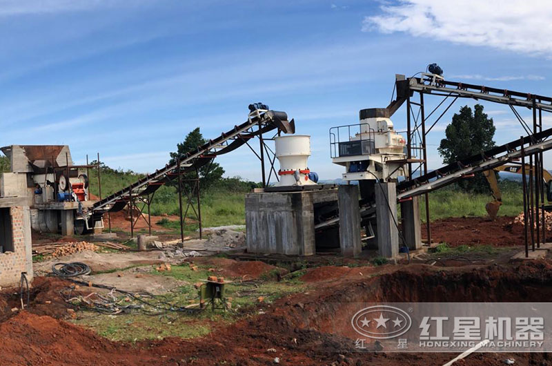 時(shí)產(chǎn)100噸砂石廠現(xiàn)場(chǎng)用VSI8518制砂機(jī) 時(shí)產(chǎn)100噸砂石廠現(xiàn)場(chǎng)用VSI8518制砂機(jī)