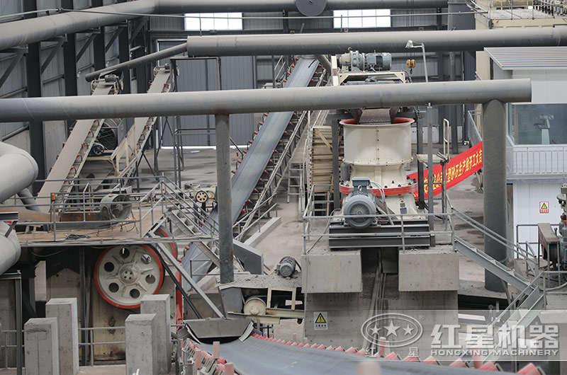 單杠圓錐破碎機現場 單杠圓錐破碎機現場