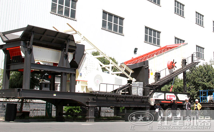 客戶對紅星四合一移動破進行了現場參觀、考察