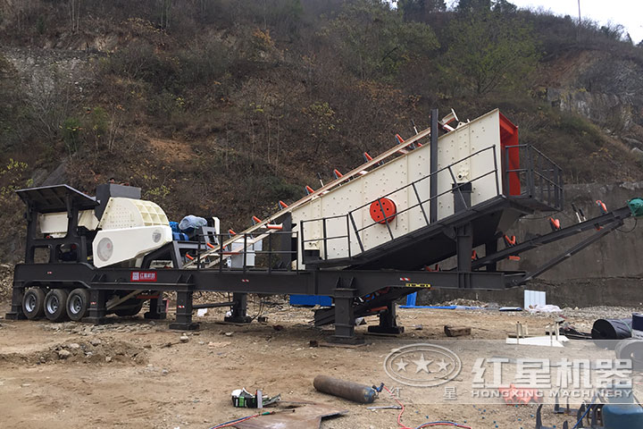 可移動式碎石機作業(yè)現場